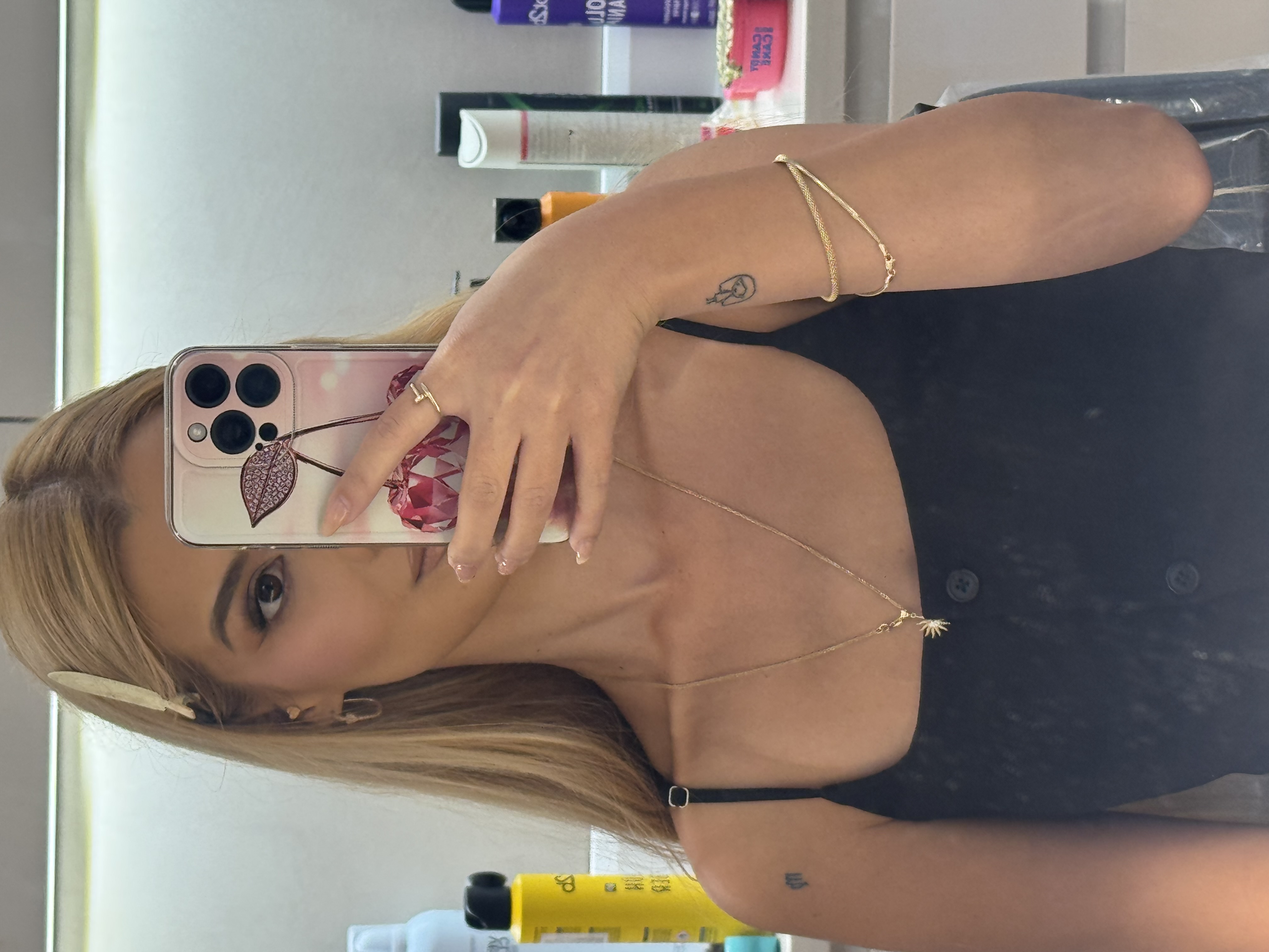 kristinahoxhallari