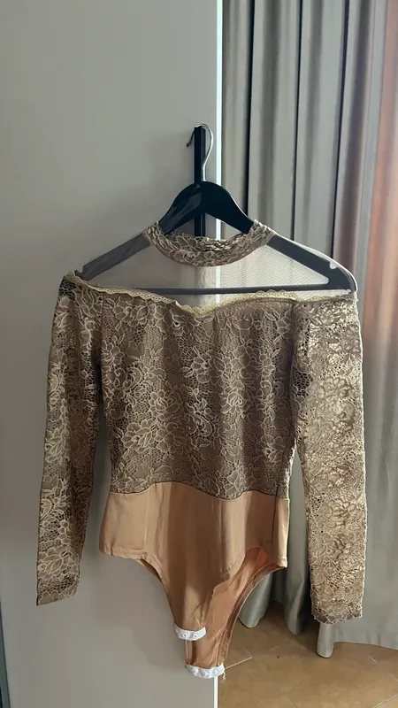 Bodysuit elegant me dantellë premium