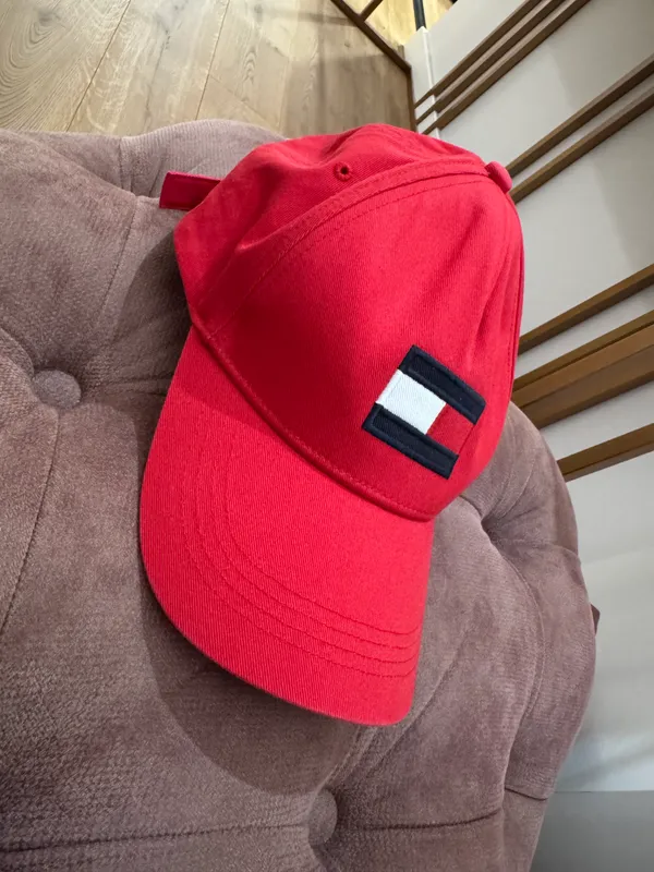 Kapele Tommy Hilfiger (origjinale)