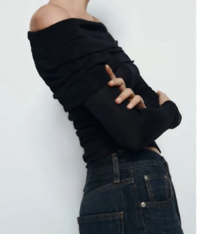 Semi-sheer cotton top with gathering  - Imazhi 2