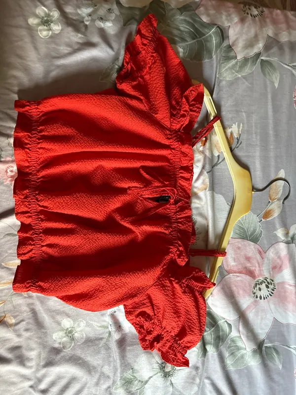 Bluze crop e kuqe h&m