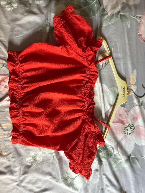 Bluze crop e kuqe h&m - Imazhi 2