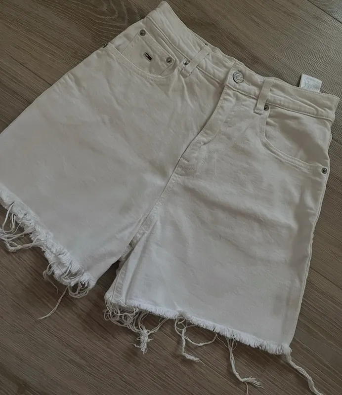 Pantallona te shkurtera Tommy Jeans