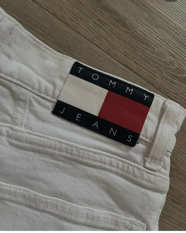 Pantallona te shkurtera Tommy Jeans   - Imazhi 2