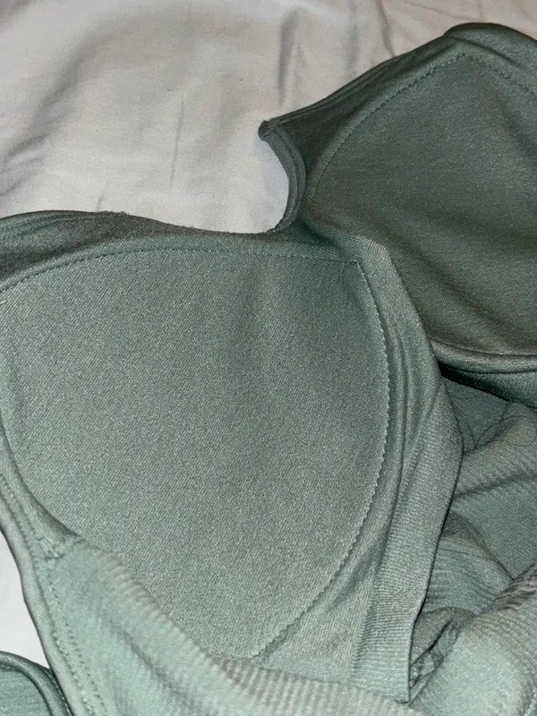 Kanoçë / Bralette me thurrje me vija (ribbed) dhe padded(me mbushje - Imazhi 5