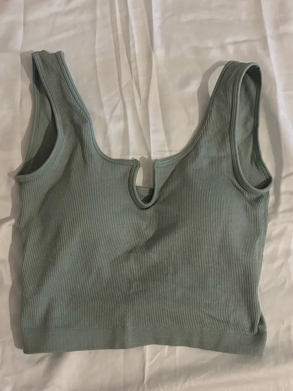 Kanoçë / Bralette me thurrje me vija (ribbed) dhe padded(me mbushje
