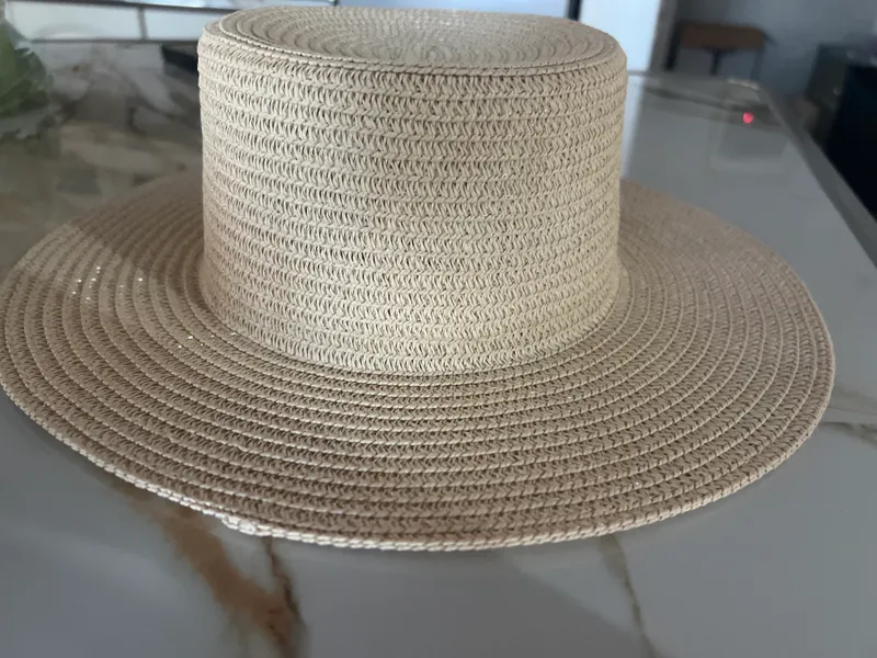 Kapelë verore elegante